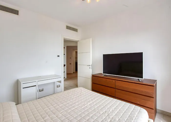 2 Bedroom Cozy In